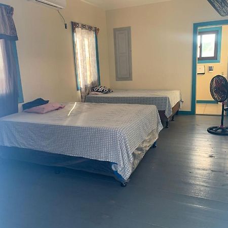 Paradise Divers Hotel Utila Ngoại thất bức ảnh