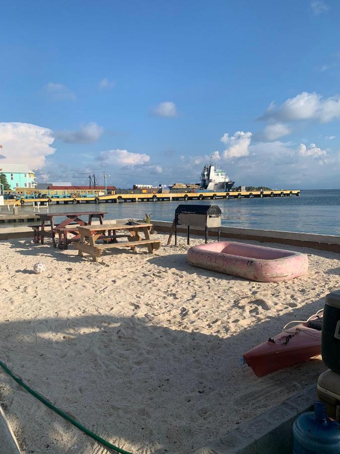 Paradise Divers Hotel Utila Ngoại thất bức ảnh
