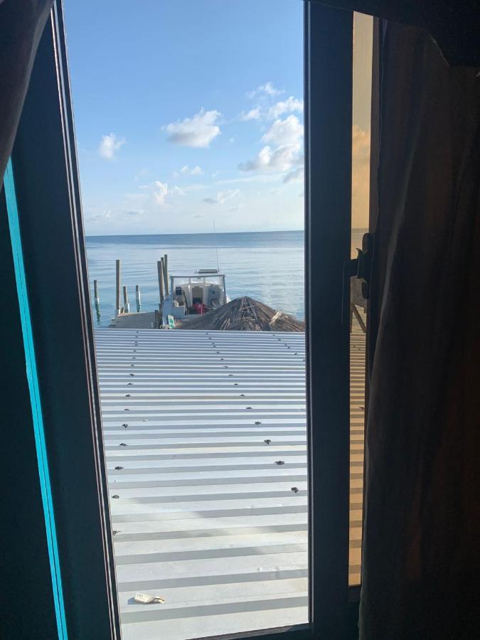 Paradise Divers Hotel Utila Ngoại thất bức ảnh